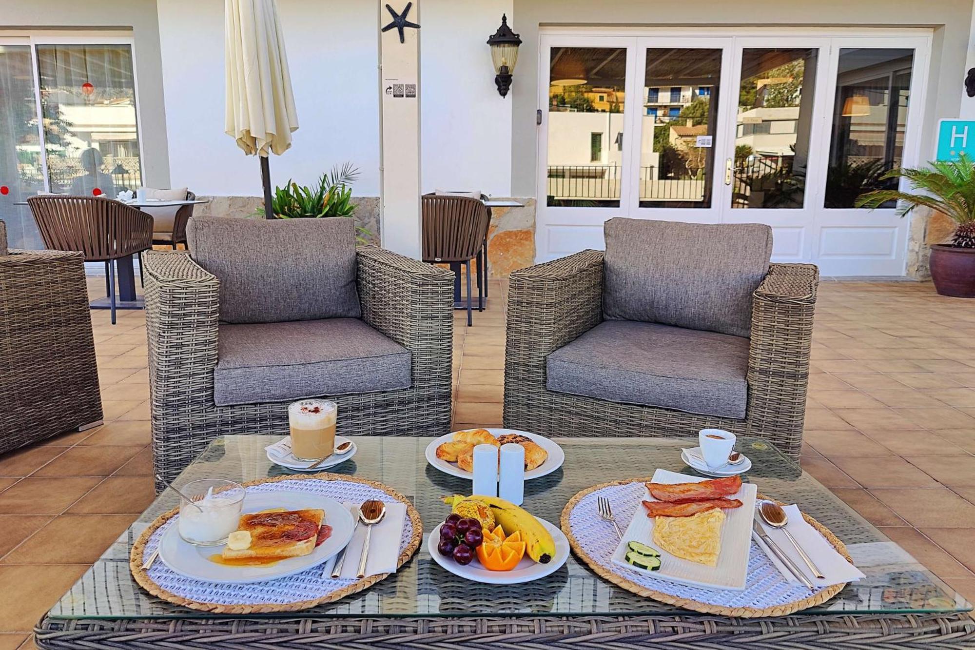 Boutique Hotel Oriola Кала-Сан-Вісенте Екстер'єр фото