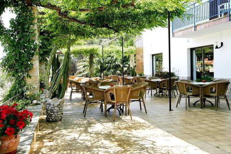 Boutique Hotel Oriola Кала-Сан-Вісенте Екстер'єр фото